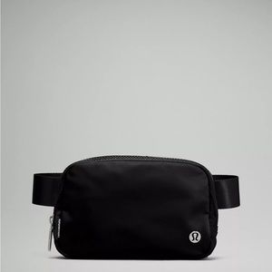 Everywhere belt bag 1L